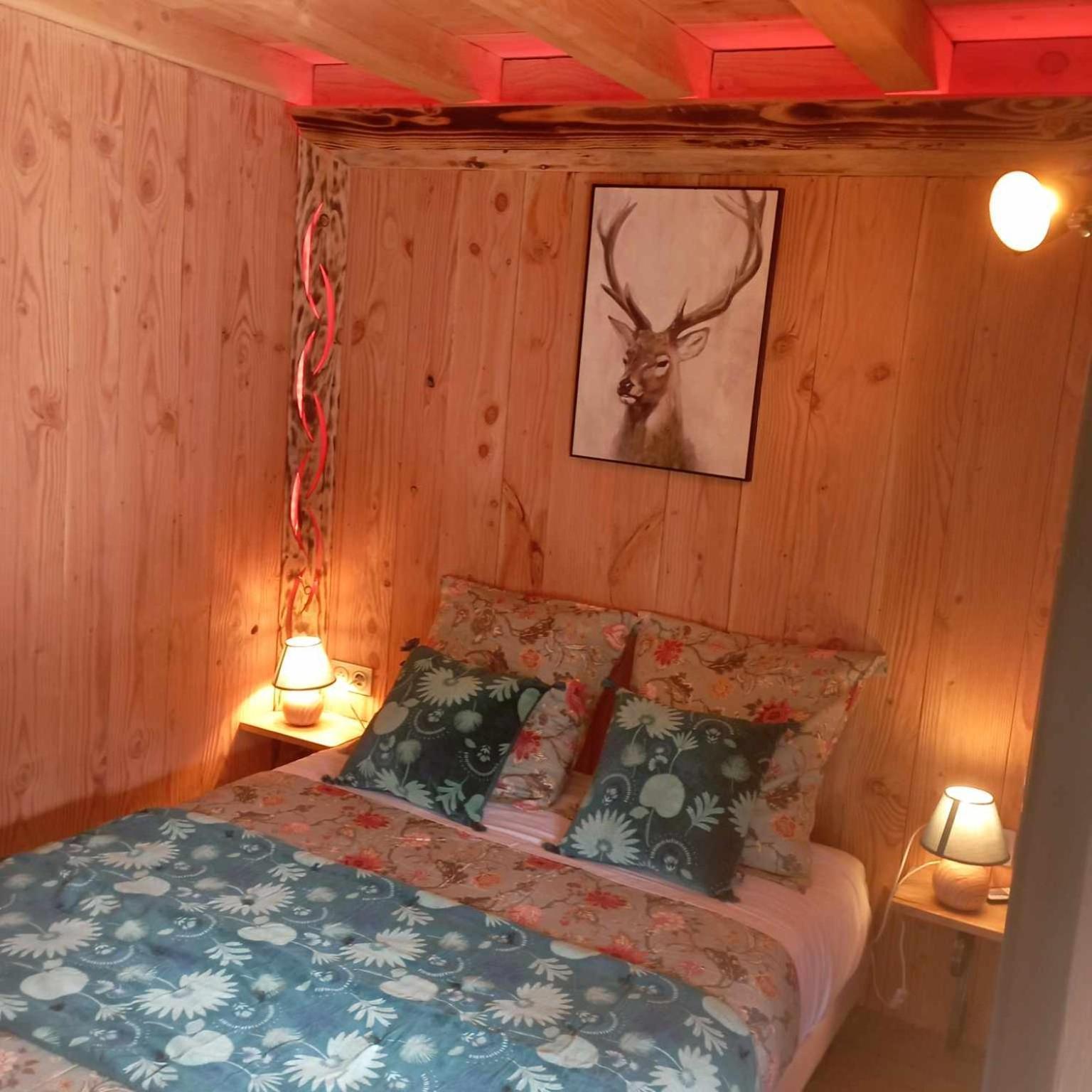 A La Cabane Des Bois Dessus Tiny Gite Alligny-en-Morvan Ngoại thất bức ảnh